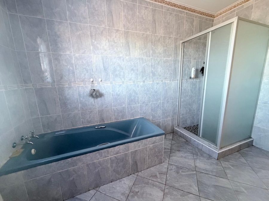 3 Bedroom Property for Sale in Madeira Park Eastern Cape